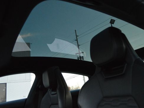 Used 2023 Audi e-tron GT Premium Plus image 15