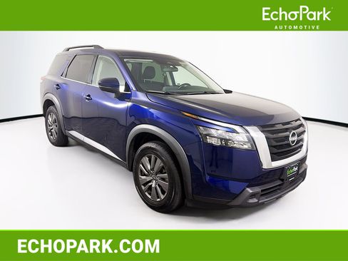 Used 2024 Nissan Pathfinder SV FWD image 1