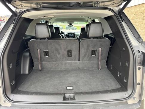 Used 2019 Chevrolet Traverse LT w/ LT Premium Package AWD/4WD image 7