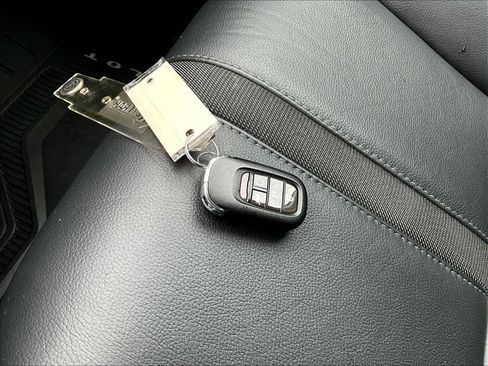 Used 2025 Honda Pilot EX-L image 35