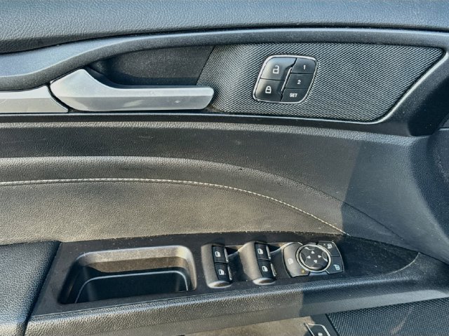 Used 2019 Ford Fusion Titanium FWD image 18
