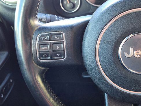 Used 2016 Jeep Wrangler Unlimited Rubicon w/ Connectivity Group image 23