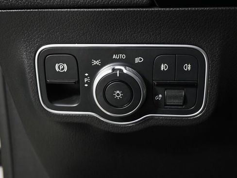 Used 2025 Mercedes-Benz GLA 250 4MATIC image 25