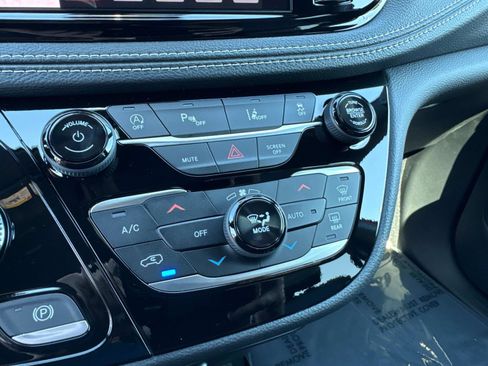 New 2026 Chrysler Pacifica Select image 23