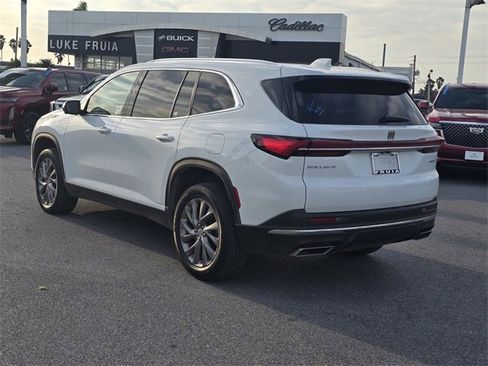 Used 2025 Buick Enclave Preferred w/ Power Package image 7