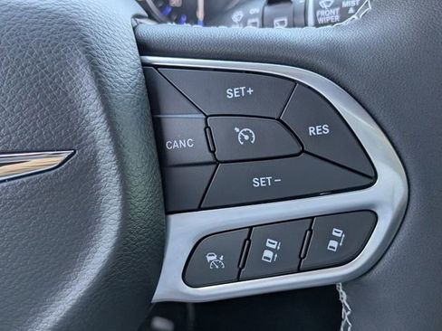 New 2026 Chrysler Pacifica Select image 24