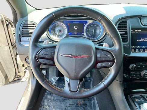 Used 2022 Chrysler 300 S w/ Comfort Group RWD image 11