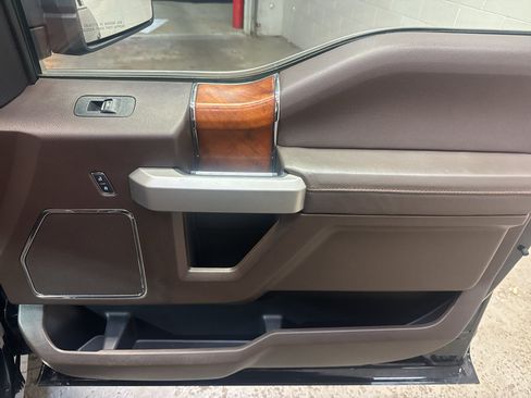 Used 2018 Ford F150 King Ranch w/ Equipment Group 601A Luxury AWD/4WD image 22