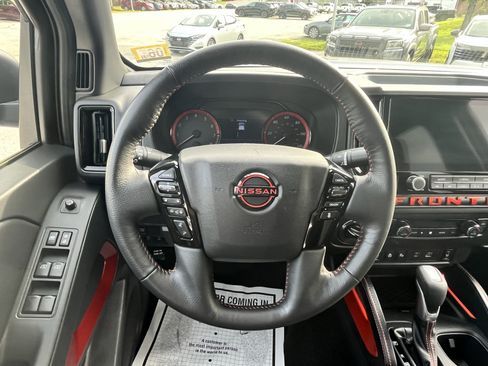 Used 2026 Nissan Frontier PRO-4X AWD/4WD image 17