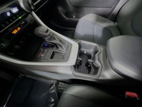 Used 2022 Toyota RAV4 LE image 24