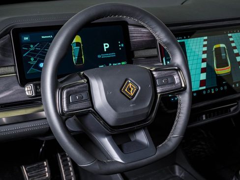 Used 2023 Rivian R1S Adventure image 21