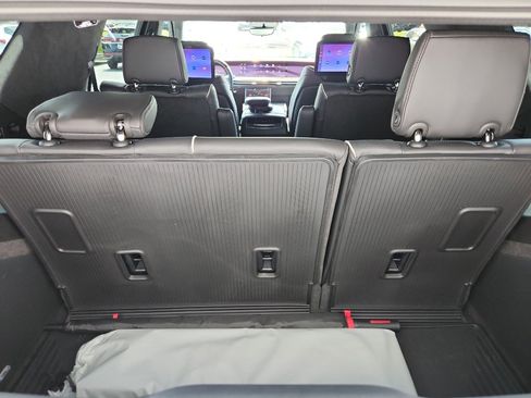 Used 2025 Cadillac Escalade Sport Platinum w/ LPO, Floor Liner Package AWD/4WD image 45