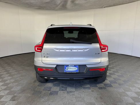 Used 2025 Volvo XC40 B5 Plus AWD/4WD image 6