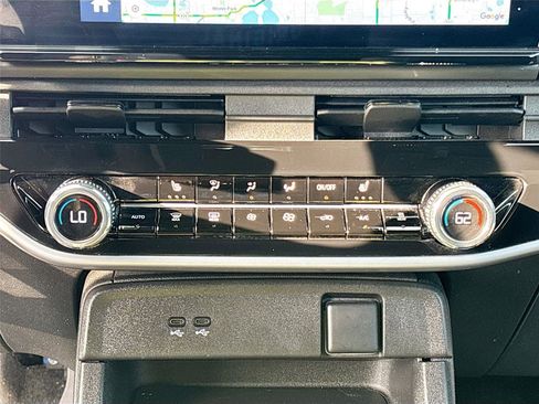 Used 2024 Honda Prologue EX image 16