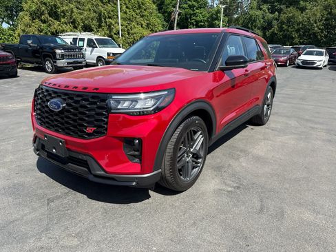 Used 2025 Ford Explorer ST AWD/4WD image 7