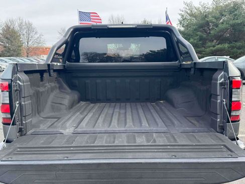 Used 2023 Nissan Frontier SV w/ Midnight Edition Package image 9