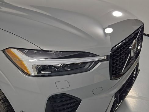 Used 2024 Volvo XC60 B5 Plus w/ Climate Package image 11