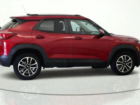 Used 2025 Chevrolet TrailBlazer LT AWD/4WD image 6