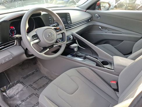 Used 2023 Hyundai Elantra SEL w/ Preferred Accessory Package FWD image 13