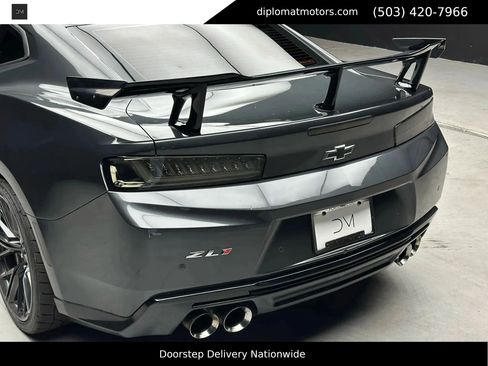 Used 2018 Chevrolet Camaro ZL1 RWD image 15