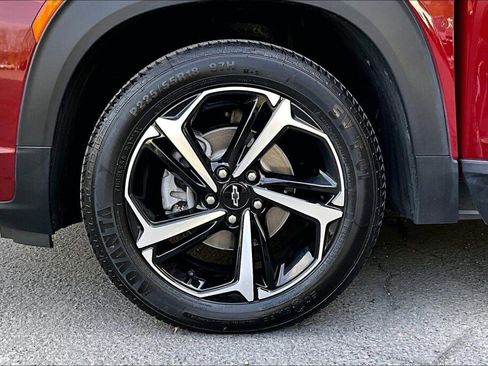 Used 2022 Chevrolet TrailBlazer RS w/ Technology Package AWD/4WD image 16