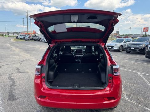 Used 2023 Jeep Compass Limited image 41