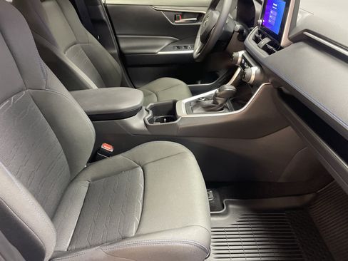 Used 2025 Toyota RAV4 SE image 35