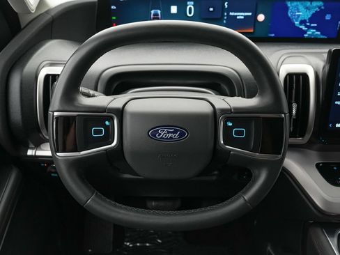 Certified 2025 Ford Expedition Active AWD/4WD image 13