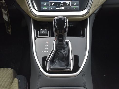 Used 2024 Subaru Outback Premium image 20