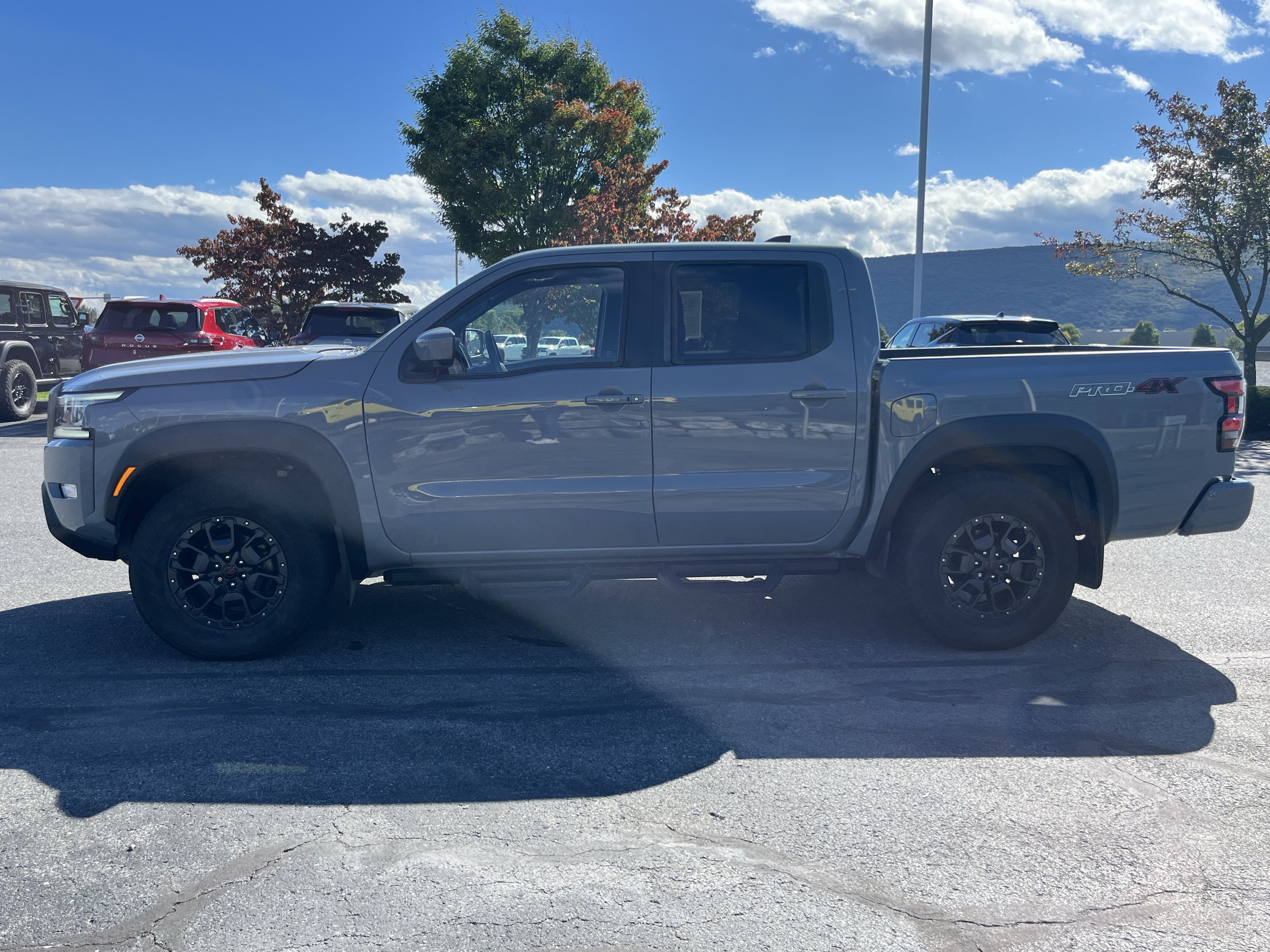 Used 2024 Nissan Frontier PRO-4X w/ Pro Premium Package AWD/4WD image 9