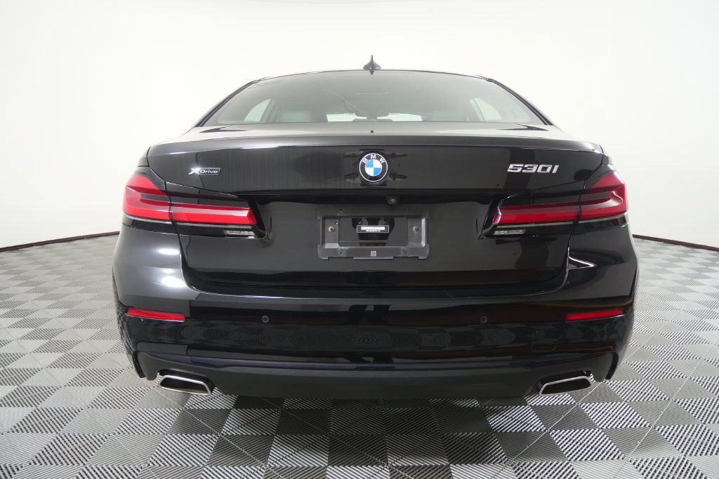 Certified 2023 BMW 530i xDrive w/ Convenience Package AWD/4WD image 5