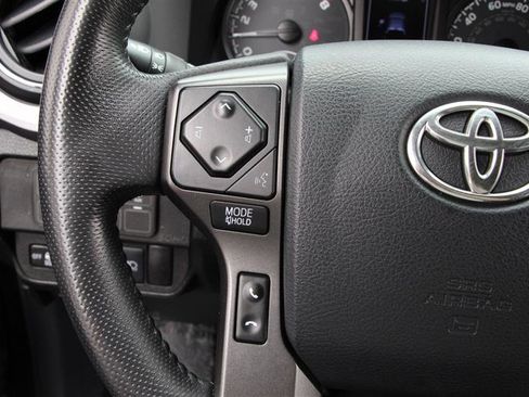 Used 2018 Toyota Tacoma TRD Sport w/ Technology Package image 25