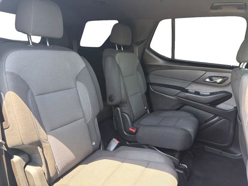 Used 2023 Chevrolet Traverse LT AWD/4WD image 18