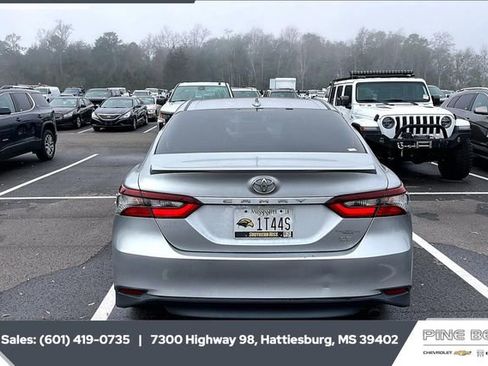 Used 2022 Toyota Camry LE image 3