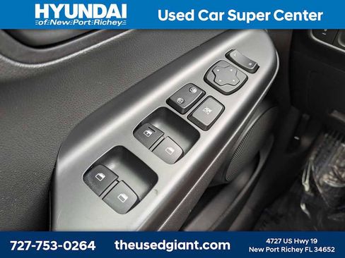 Used 2019 Hyundai Kona SE FWD image 25