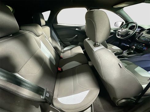 Used 2017 Ford Focus ST image 25