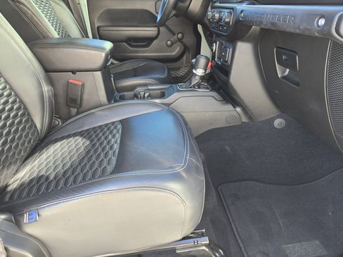 Used 2023 Jeep Wrangler Sport image 16