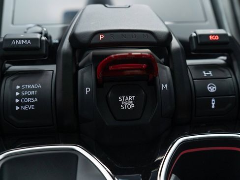 Used 2023 Lamborghini Urus S image 35