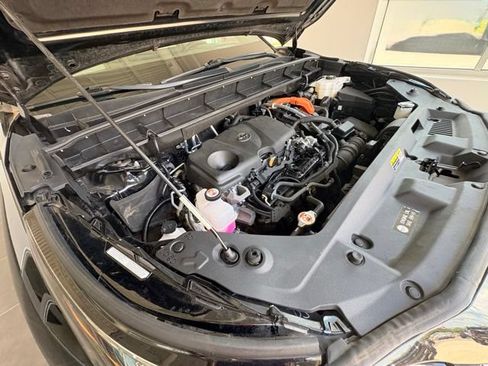 Used 2023 Toyota Highlander XLE AWD/4WD image 34