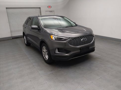 Used 2023 Ford Edge SEL image 13