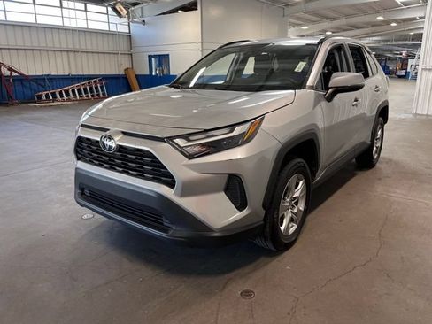 Used 2024 Toyota RAV4 XLE FWD image 7