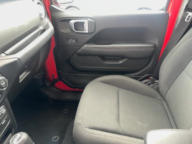 Used 2020 Jeep Wrangler Unlimited Sahara w/ Uconnect 4C Nav & Sound Group AWD/4WD image 26