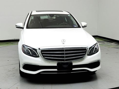 Used 2017 Mercedes-Benz E 300 4MATIC image 2