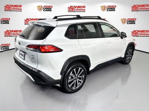 Certified 2023 Toyota Corolla Cross XLE w/ Convenience Package AWD/4WD image 17