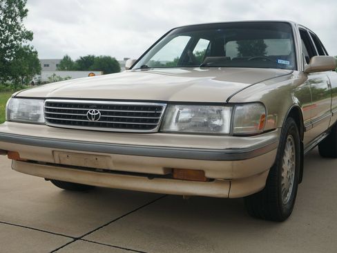 Used 1991 Toyota Cressida RWD image 3