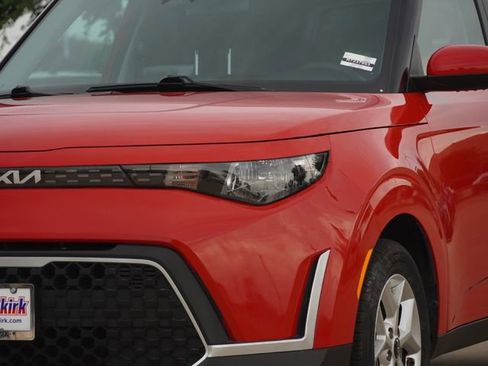Used 2024 Kia Soul LX w/ Option Group 015 FWD image 4