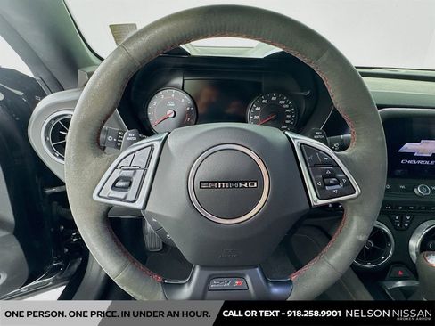 Used 2019 Chevrolet Camaro ZL1 RWD image 11