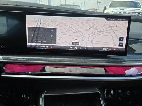 Used 2024 BMW i7 xDrive60 image 6