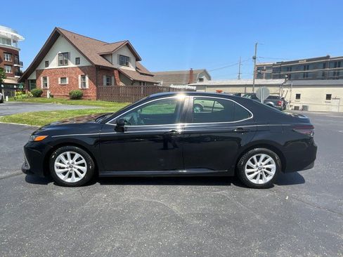 Used 2022 Toyota Camry LE FWD image 3