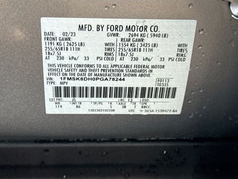 Used 2023 Ford Explorer XLT AWD/4WD image 32